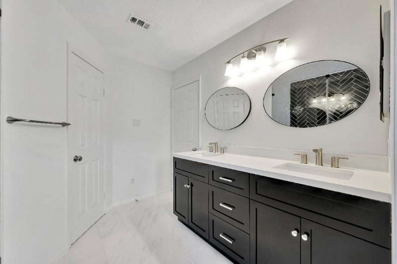 Building Photo - 1434 Chestnut Springs Ln