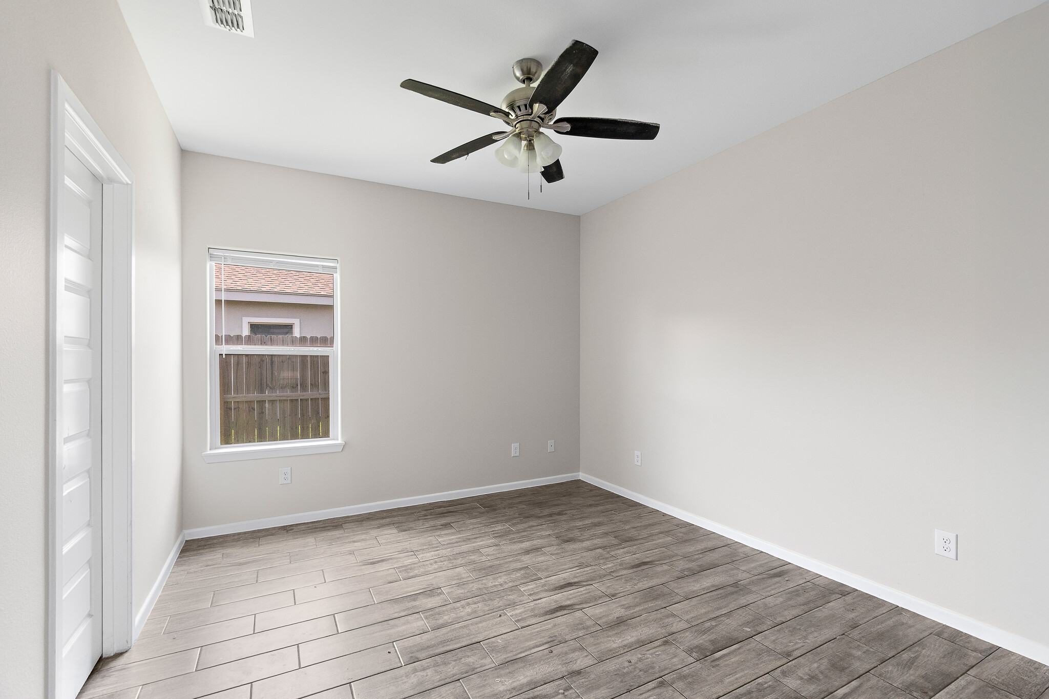 Building Photo - 912 N Kentucky St