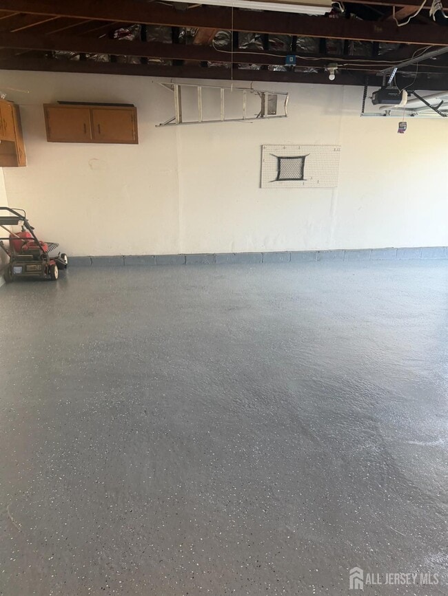 Building Photo - 13 Oakwood Dr