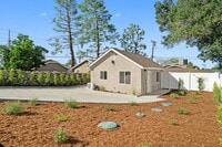 Building Photo - 1318 Malachite Ave