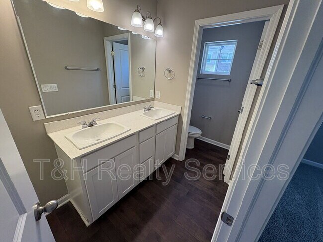 Building Photo - 5657 Brownstone Dr