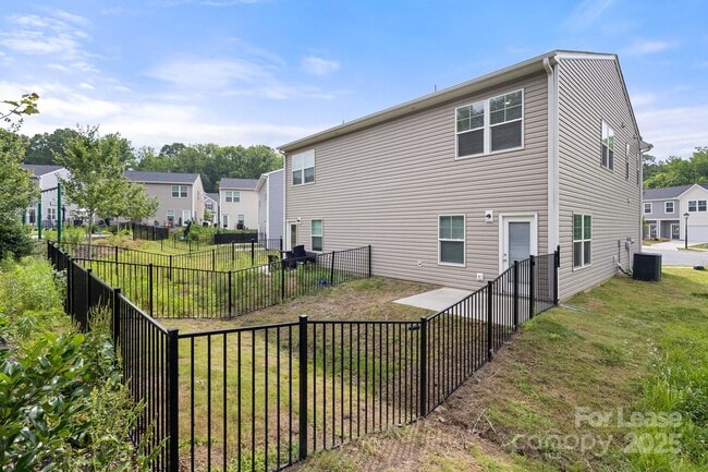 Building Photo - 110 Blakeslee Ct