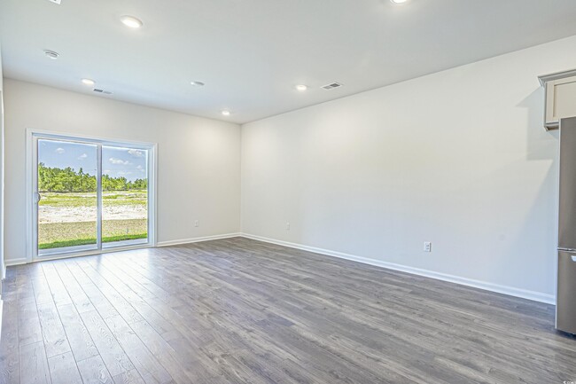 Building Photo - 3520 Bells Lk Cir