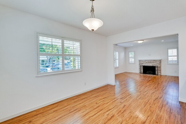 Building Photo - 1940's Quaint 2 Bedroom Single Story Home off of Hedding Street with Modern Amenities & Great Bac...