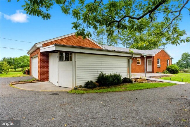 Building Photo - 3044 N Frederick Pike
