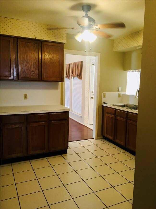 Building Photo - 16406 Moary Firth Dr