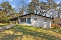 Building Photo - 2692 Rockcliff Rd SE