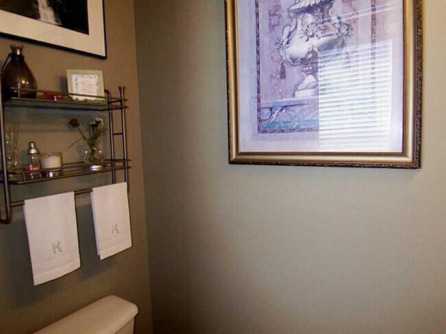 Building Photo - 6128 Prestwood Dr