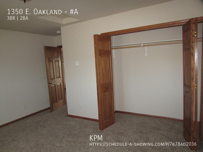 Building Photo - 1350 E. Oakland-#A