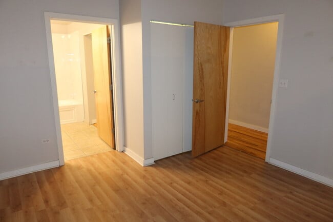 Building Photo - 1720 S Michigan Ave