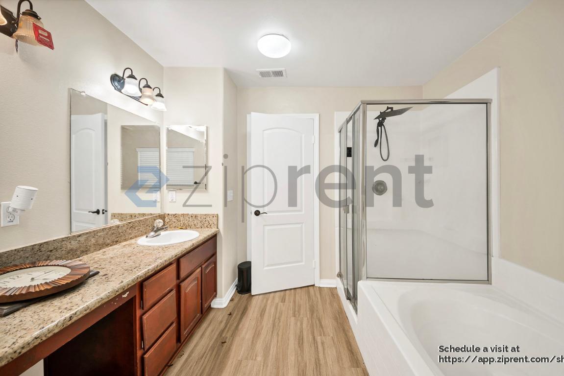 Building Photo - 443 Monrovista Ave