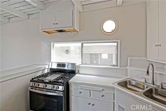 Building Photo - 440 Rosecrans Ave