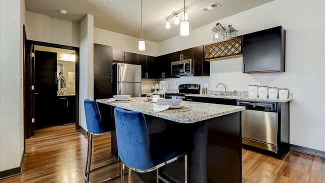 Building Photo - Springs At Mckinney