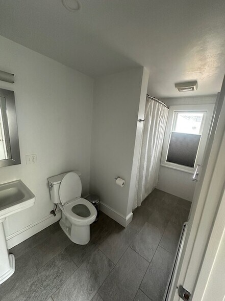 Building Photo - 85 West St