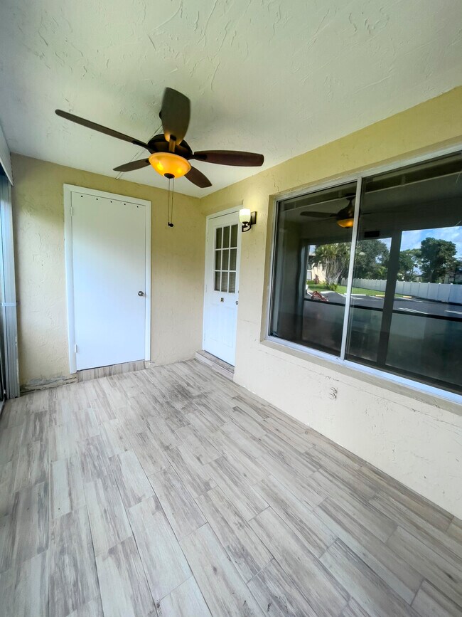 Building Photo - 3624 La Aires Ct