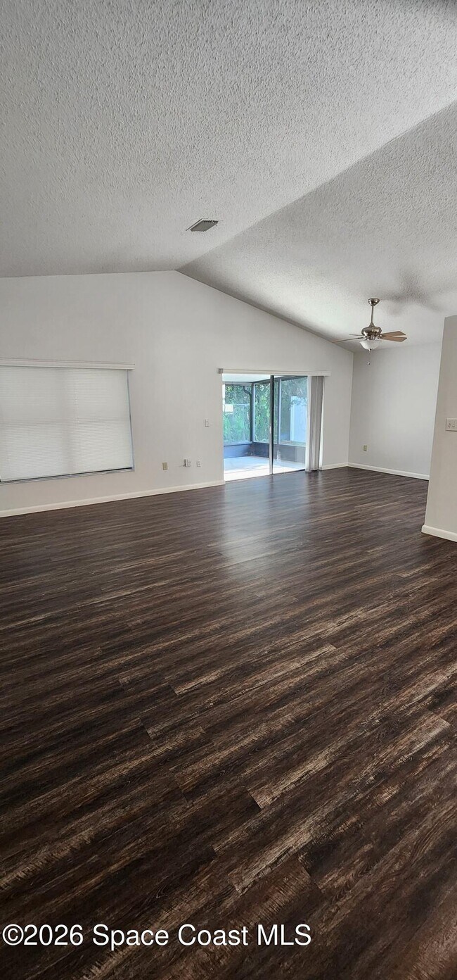 Building Photo - 4024 Pinyon Dr