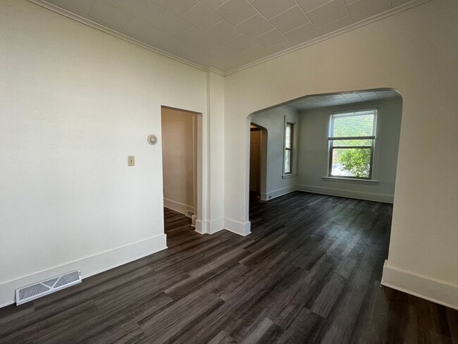 Building Photo - Renovated East Hillside 2 Bedroom 1 Bath S...