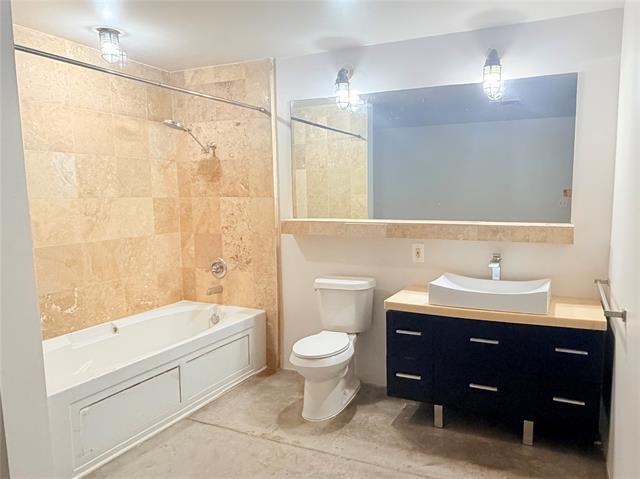 Building Photo - 1122 Jackson St