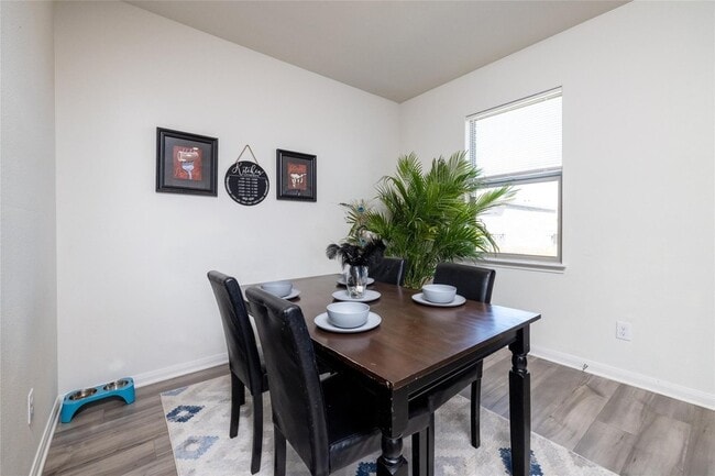 Building Photo - 1938 Madison Dr