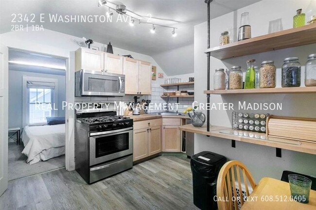 Building Photo - Modern, Urban 2 Bed Upper Floor Flat in Ce...