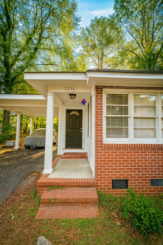 Primary Photo - 2251 Melton Ave