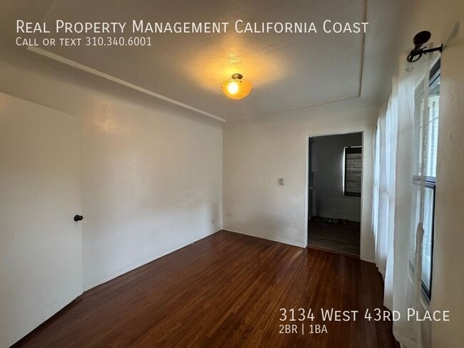 Building Photo - 3134 W 43rd Pl