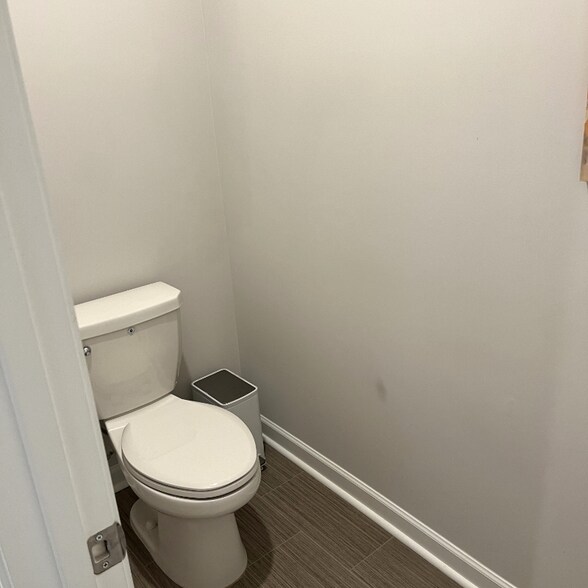 Building Photo - 8160 Forest Edge Dr