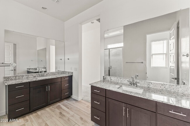 Building Photo - 9342 W Roma Ave