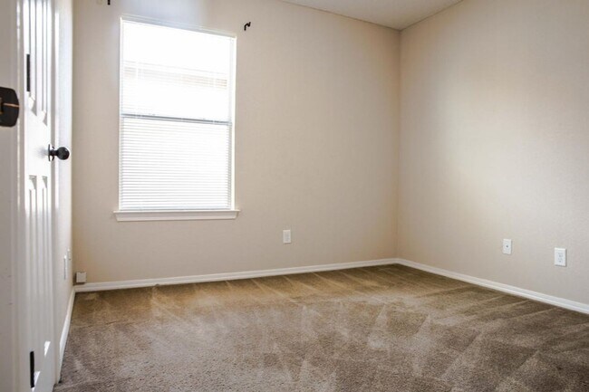 Building Photo - 2969 Pino Triste Dr