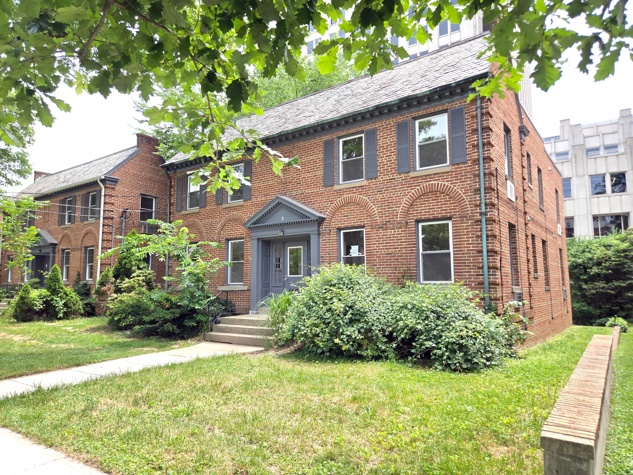 Building Photo - 4530 Avondale St