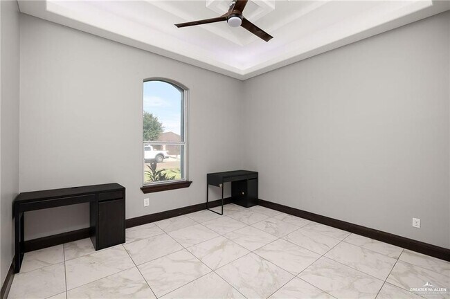 Building Photo - 11 Leandro St