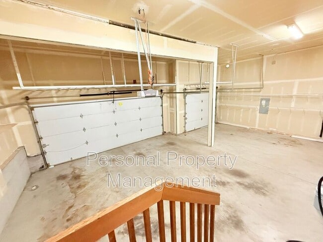 Building Photo - 11608 NE 2nd Ave