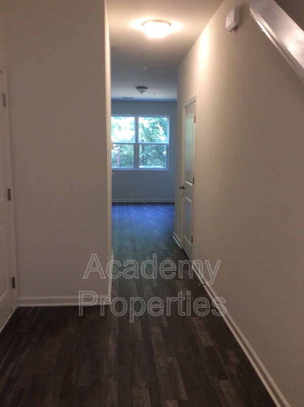 Building Photo - 1627 Larkspur Trail