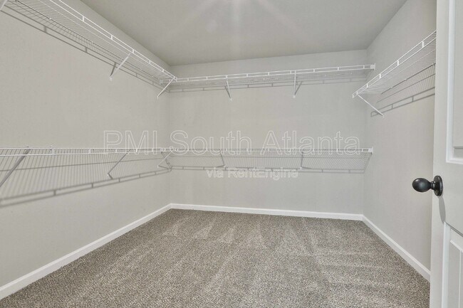 Building Photo - 10 Singletree