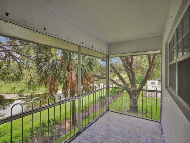 Building Photo - 10193 N Military Trl