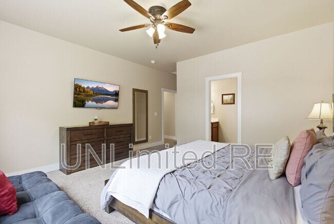 Building Photo - 2907 W Presidio Dr