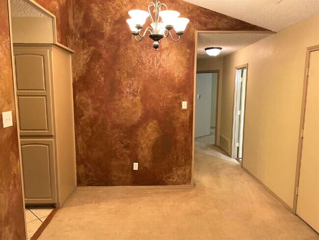 Building Photo - Adorable Home Located Near South Plains Ma...