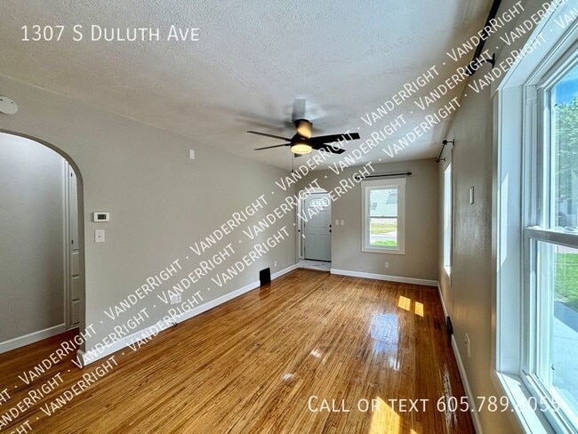 Building Photo - 1307 S Duluth Ave