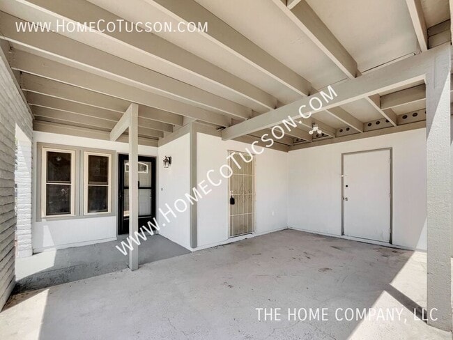 Building Photo - 823 Calle Virada