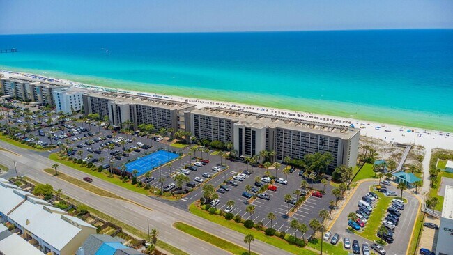 Building Photo - Views! Gorgeous, upgraded penthouse condo at The Breakers