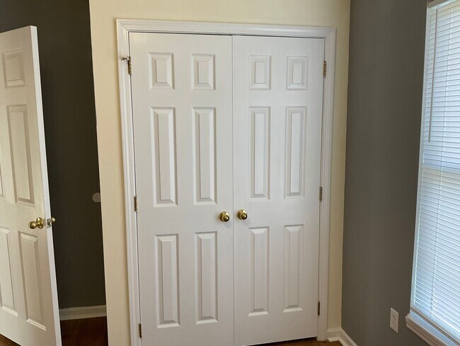 Building Photo - Home with 3 Bedrooms, 2 Baths & Single Attached Garage in Catawba NC