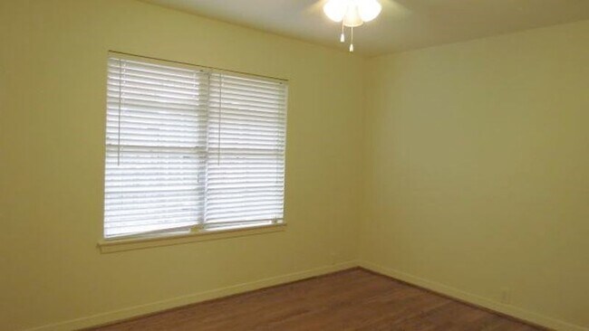 Building Photo - 2814 Chiswell St