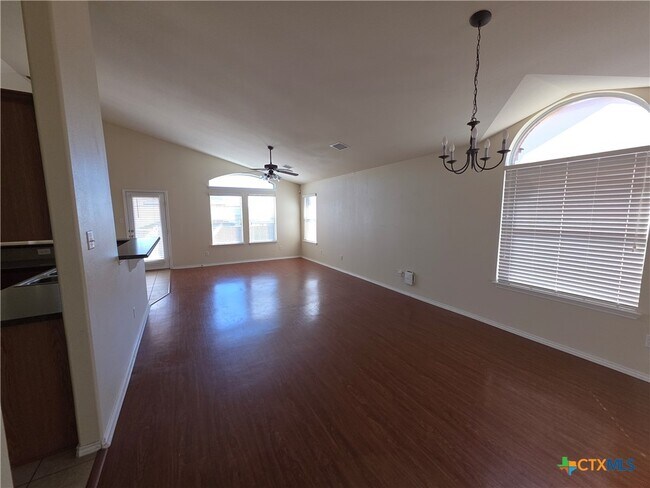 Building Photo - 2302 Griffin Dr