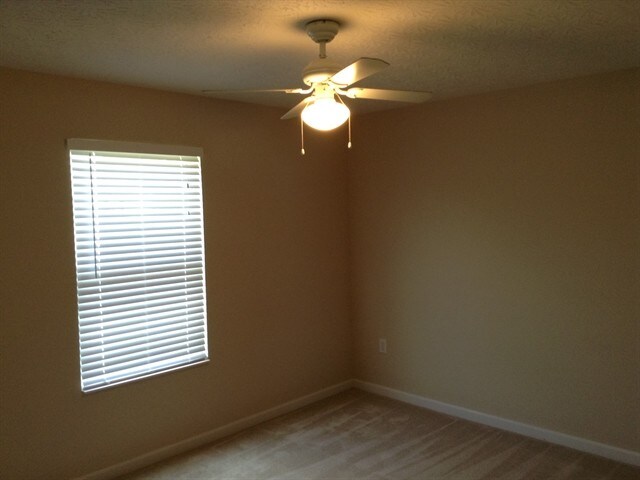 Building Photo - 1023 Canterbury Ln