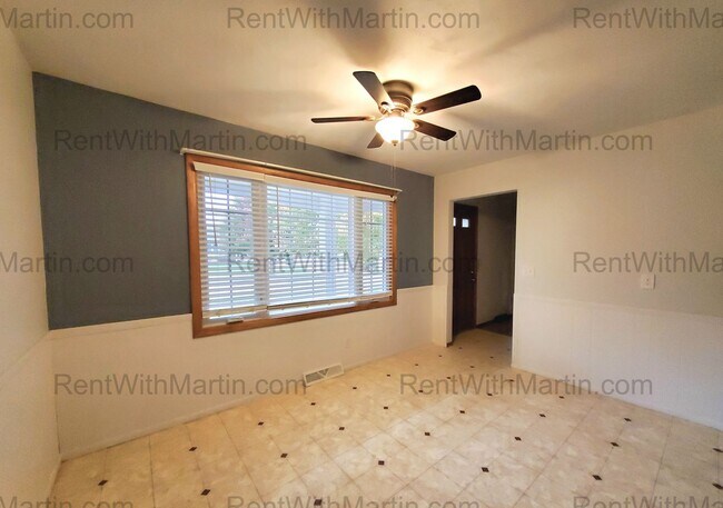 Building Photo - FOR RENT- lovely ranch home near amusement...