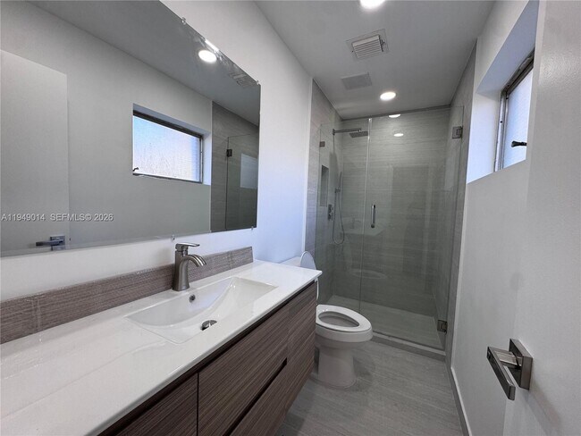 Building Photo - 1706 N 45th Ave