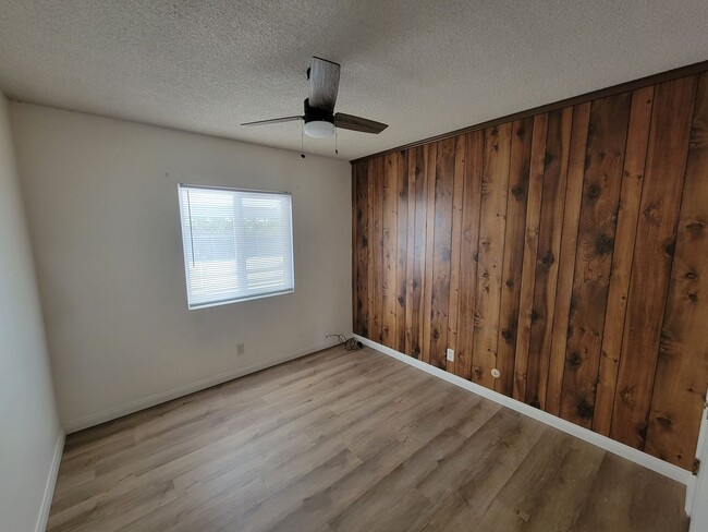 Building Photo - Beautiful 3 Bed, 3 Bath Home in El Centro!