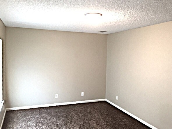 Building Photo - 114 Raindance Rd