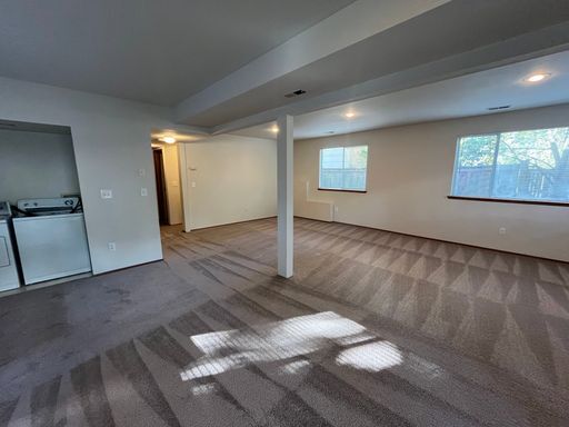 Building Photo - Spacious 3-bed/3-bath in Lake City's Meadowbrook neighborhood available for March 21st at $3695!