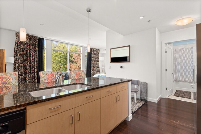 Building Photo - Fully Furnished Studio Condo at The Adelicia